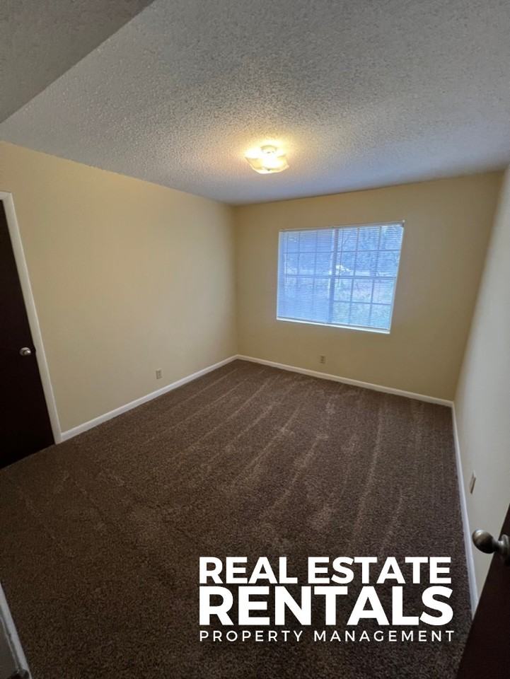 College Heights Apartments 523 503524 Newman Lane & 17151723