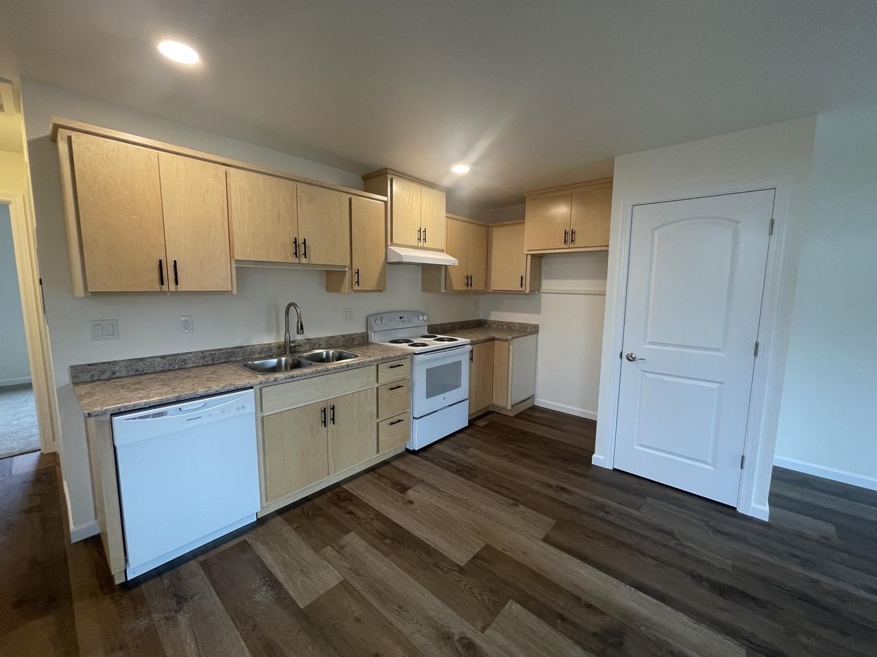 1216 Oak View Drive - Photo 2 of 16