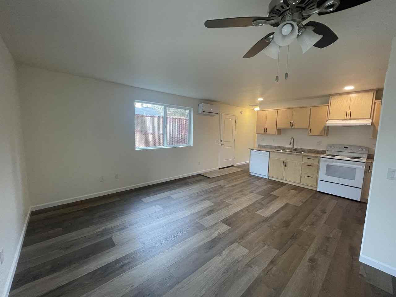 1216 Oak View Drive - Photo 3 of 16