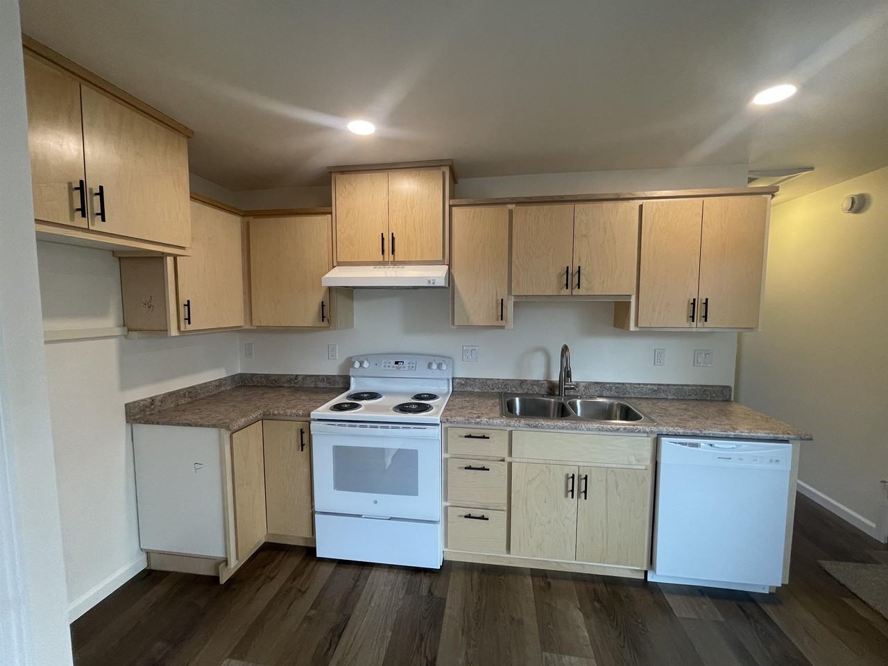 1216 Oak View Drive - Photo 4 of 16