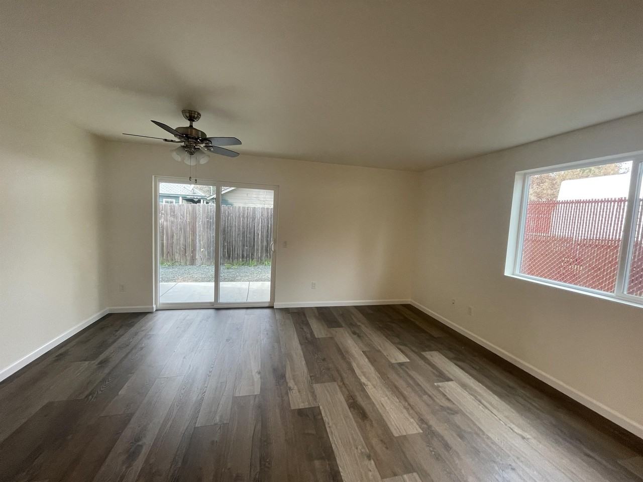 1216 Oak View Drive - Photo 6 of 16