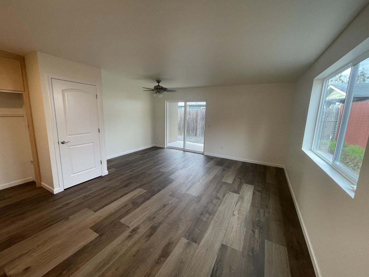 1216 Oak View Drive - Photo 7 of 16