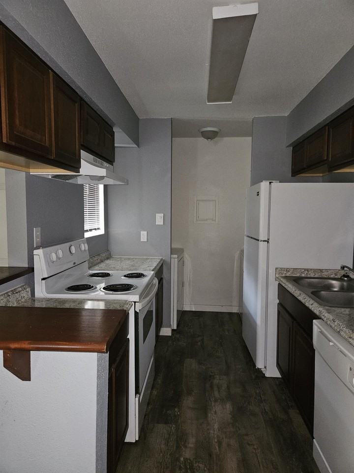 Longstreet Road 214 - Photo 5 of 14