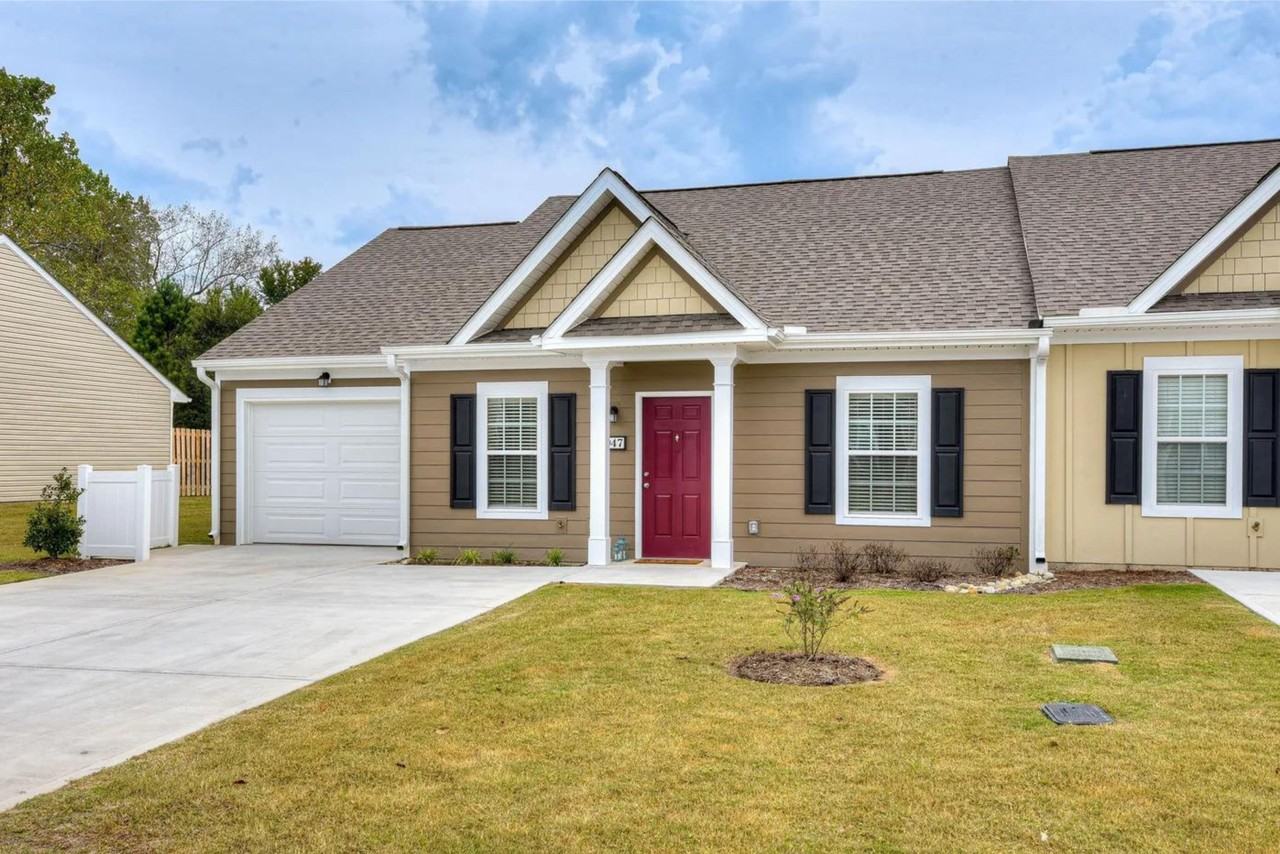 The Vista Apartments & Townhomes - Photo 3 of 11