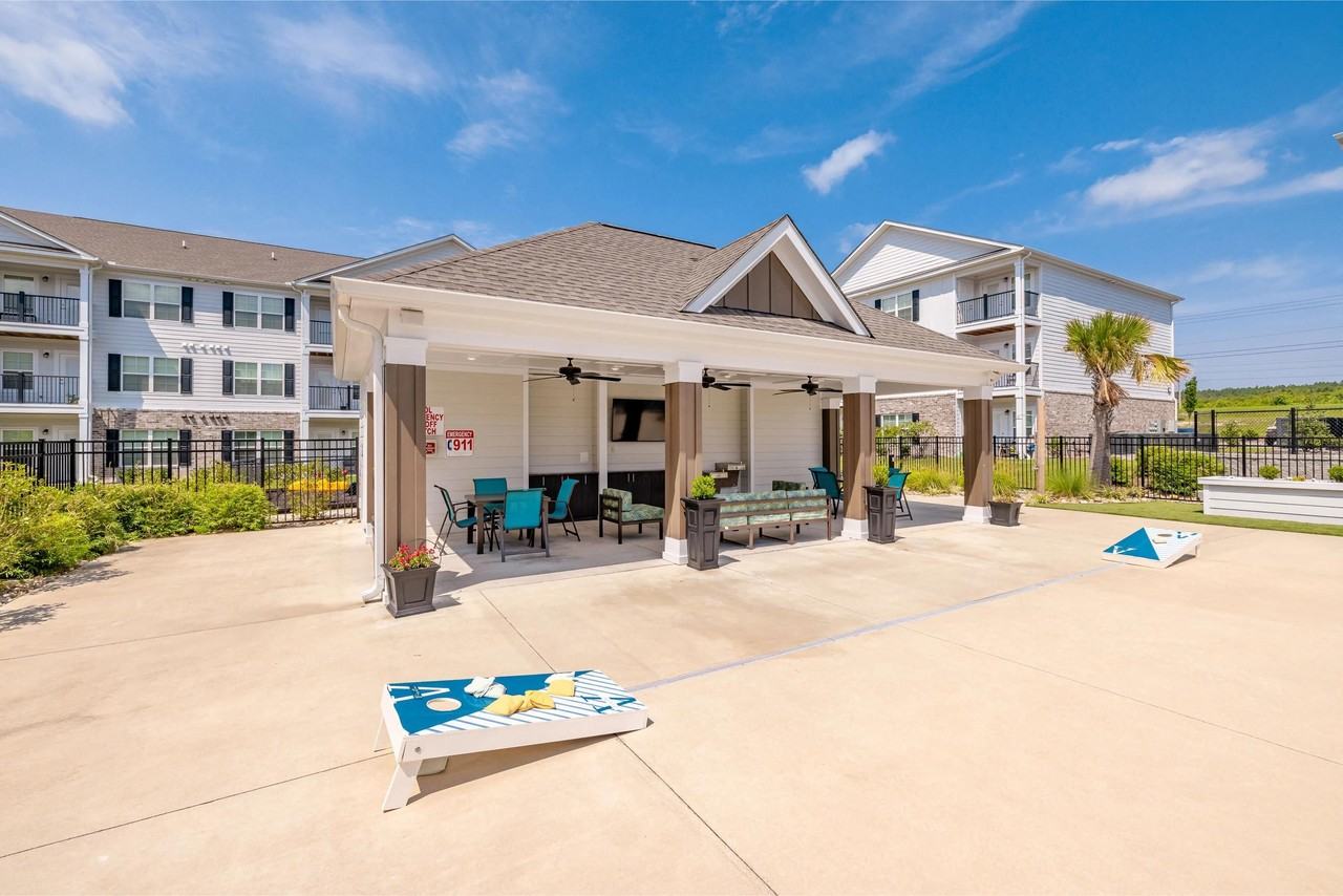 The Vista Apartments & Townhomes - Photo 7 of 11