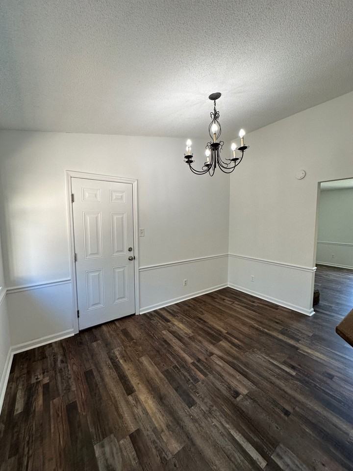 118 Cambridge Dr #1 - Photo 3 of 23