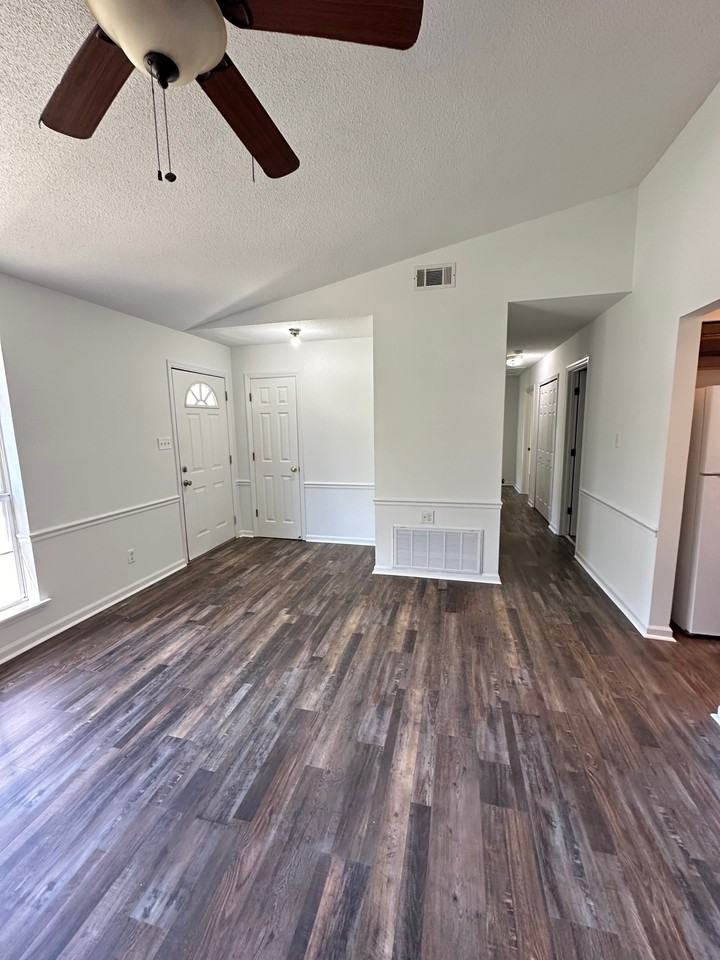 118 Cambridge Dr #1 - Photo 6 of 23