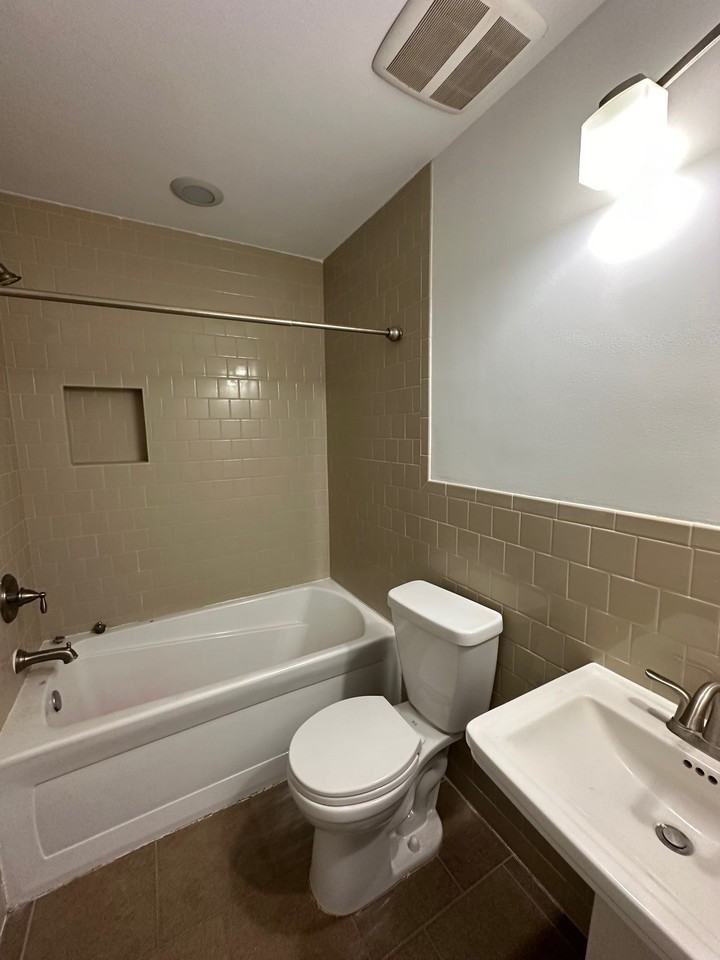 118 Cambridge Dr #1 - Photo 7 of 23