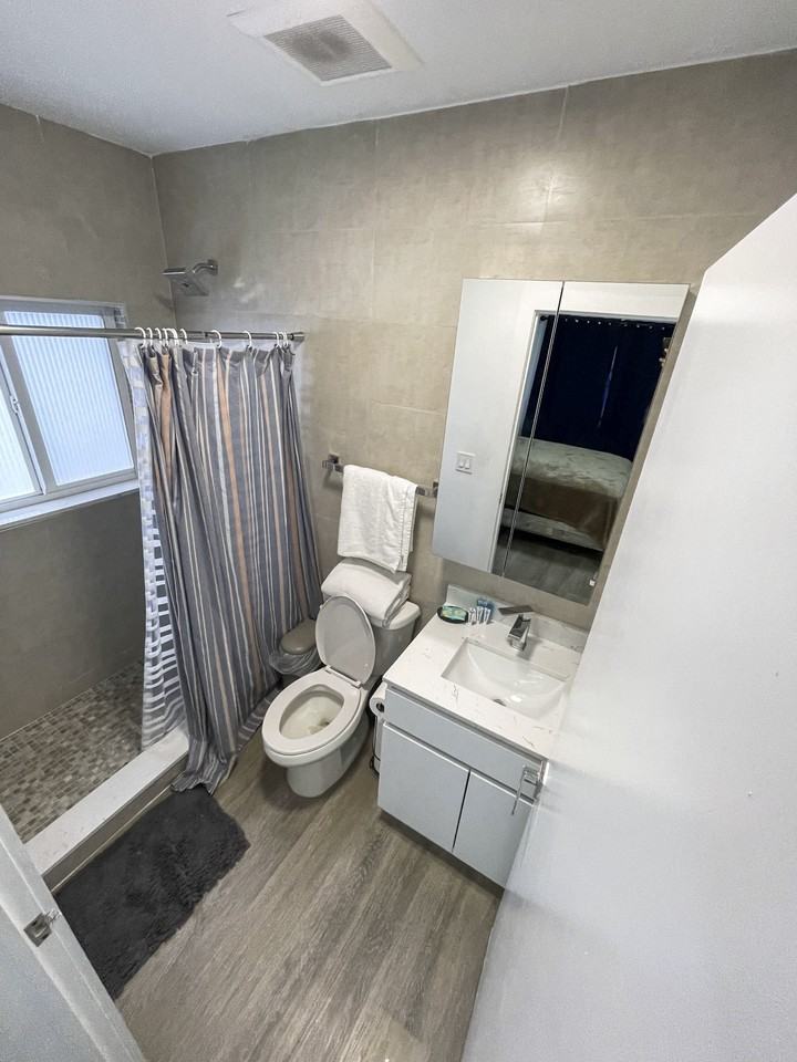 Nw 64th St - Photo 2 of 10