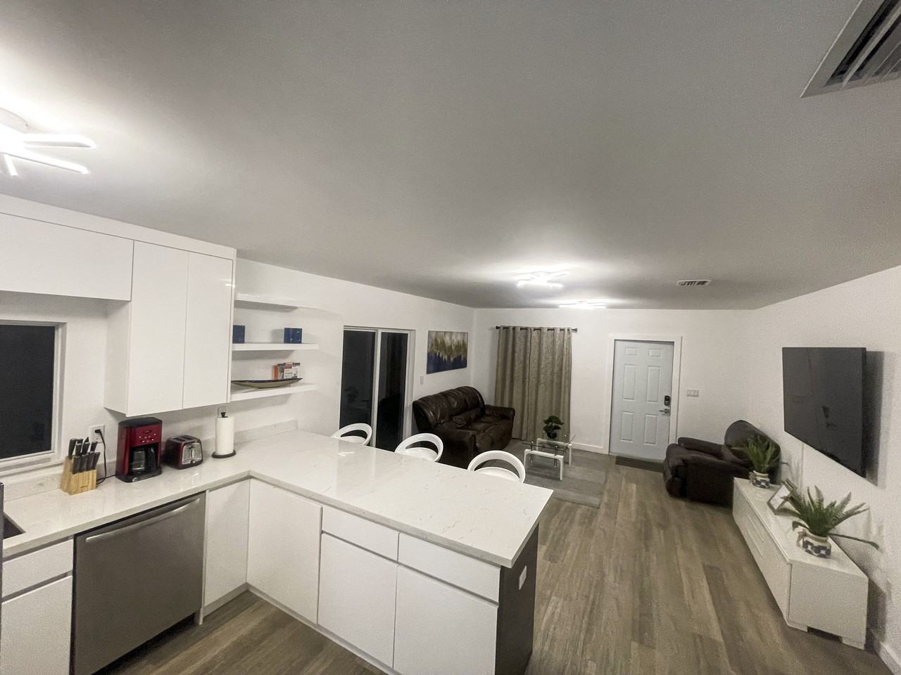 Nw 64th St - Photo 5 of 10