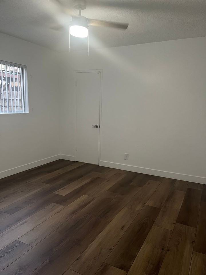 887 Glenway Drive - Photo 7 of 10