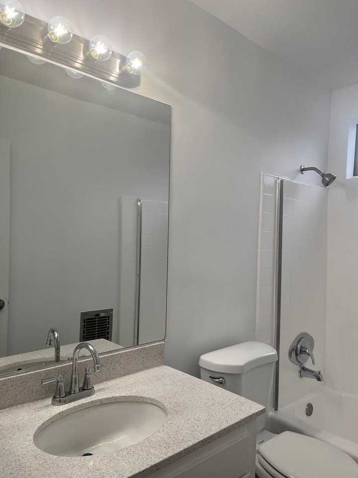 887 Glenway Drive - Photo 2 of 10