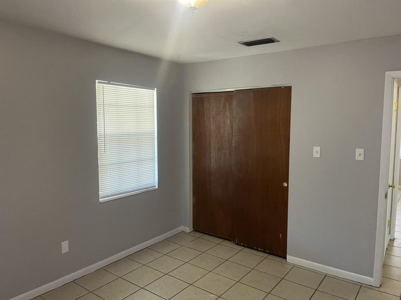 1070 Sw Mcfarlane Ave #2 - Photo 3 of 21