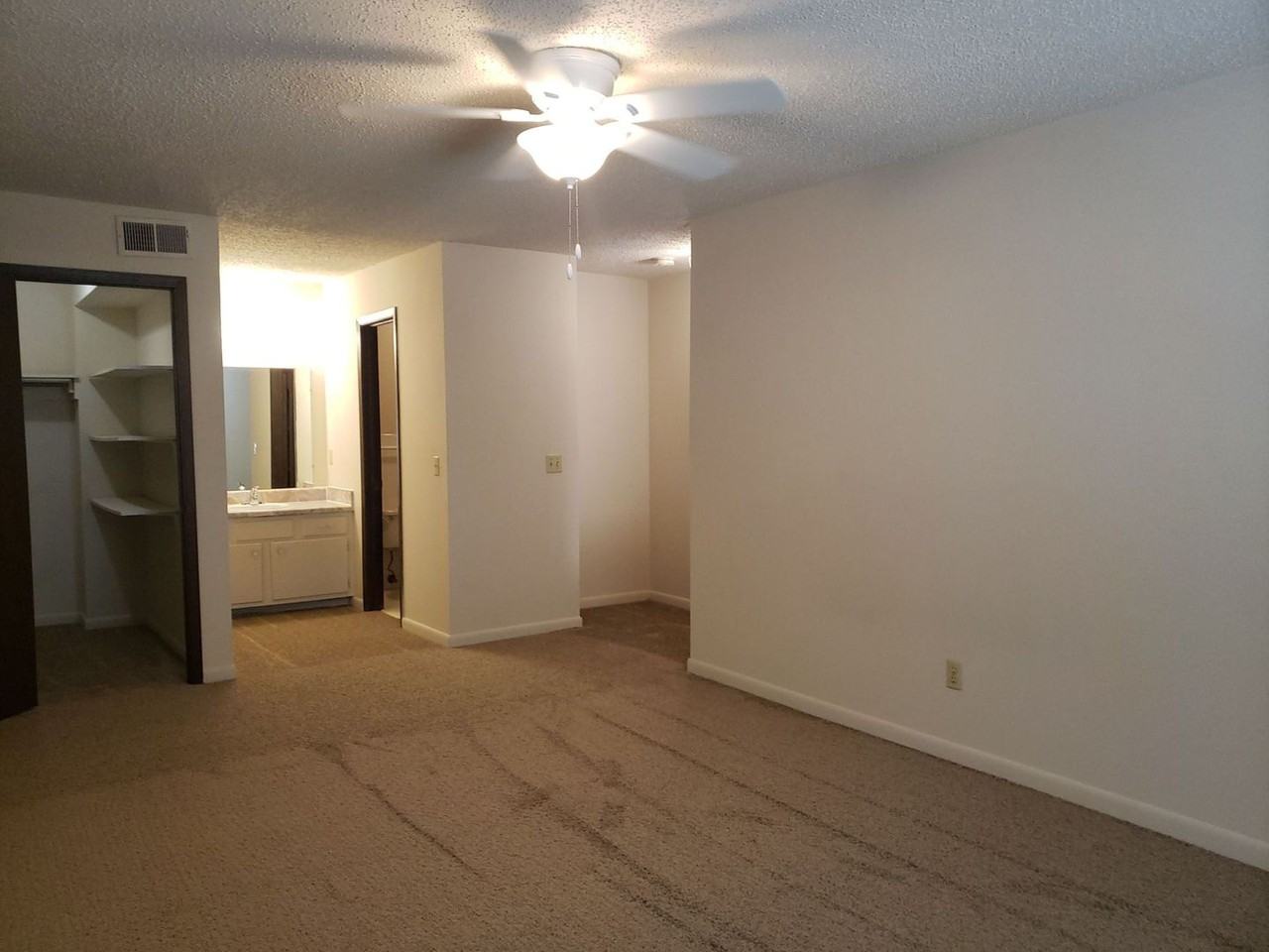 214 Yelton Ct - Photo 3 of 6