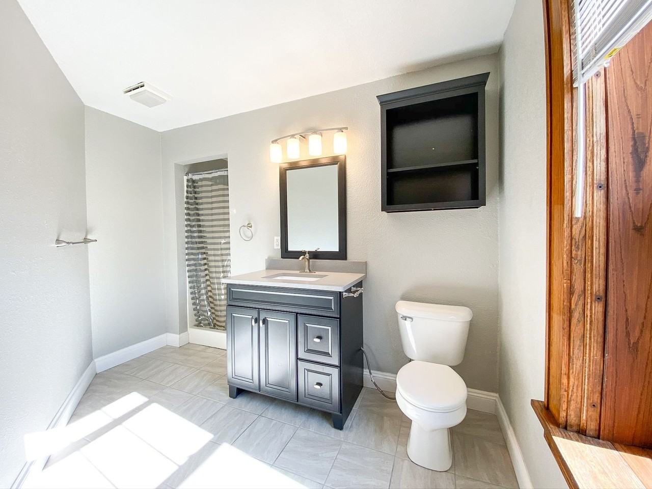 Welch 304 - Photo 5 of 17