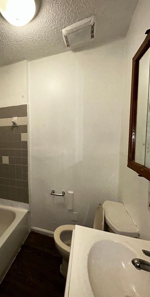 1071 Diamond St - Photo 2 of 11