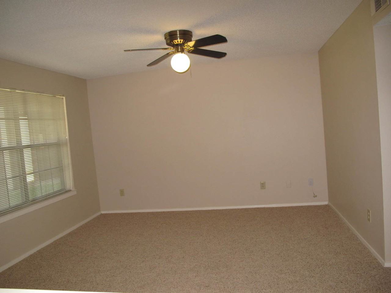 RELR - Photo 7 of 11