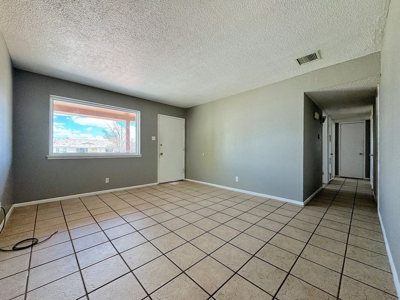 10265 Yellowstone St - Photo 3 of 18