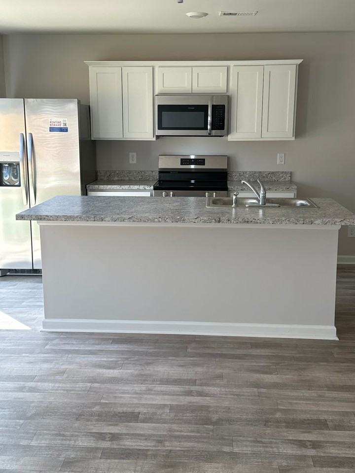 92 Marina Dr - Photo 5 of 20