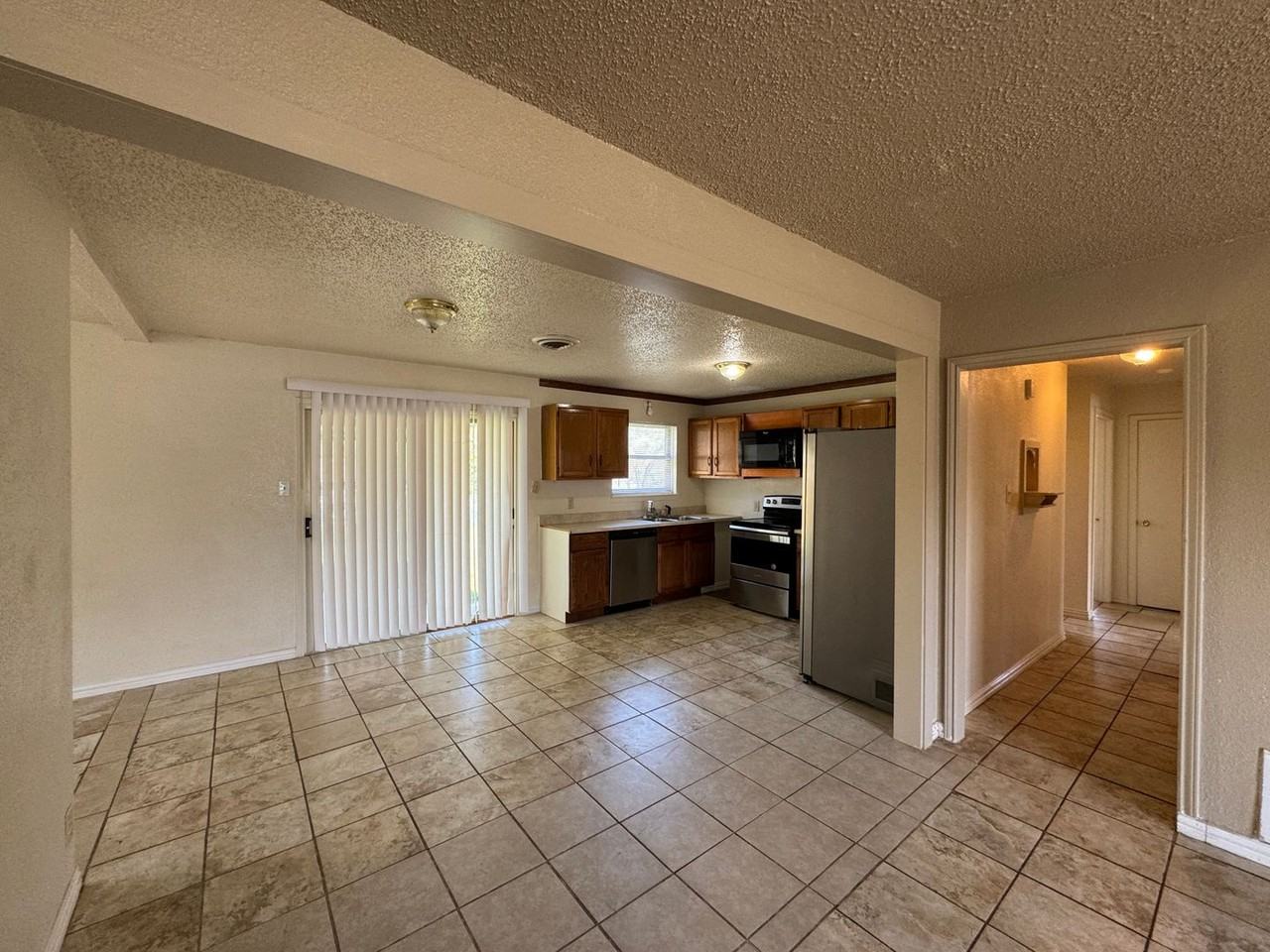 3203 Zephyr Rd - Photo 5 of 24