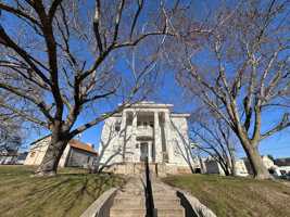 featured image of 225 S 7th St