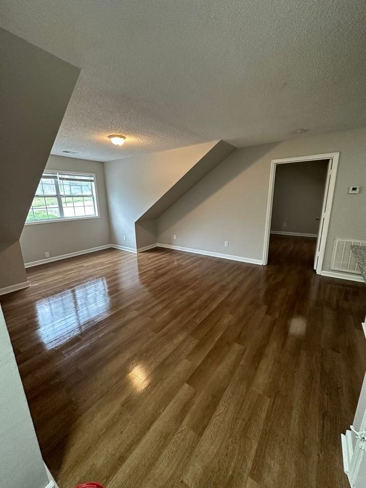 Hickory - Photo 3 of 7