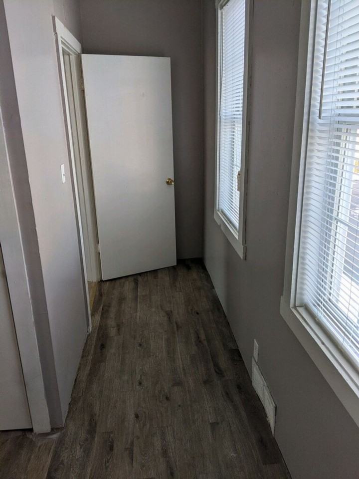 333 E. North St. - Photo 2 of 9