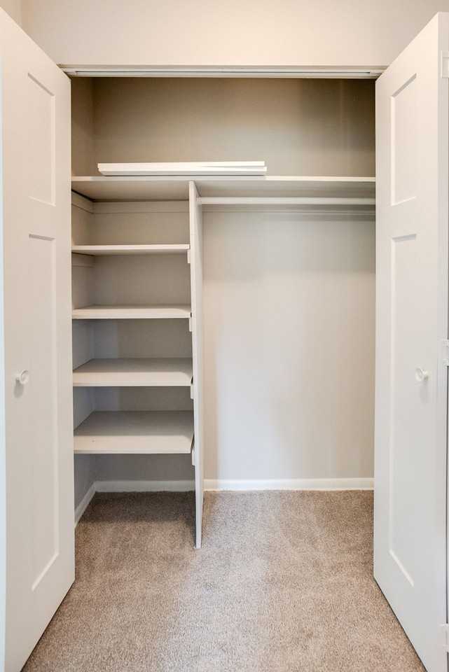 Renovated 1 Bedrooms with Spacious Floor Plan - Photo 6 of 49
