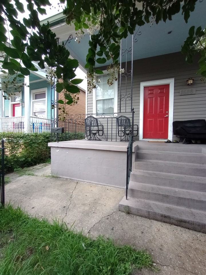 2526 Palmyra - Photo 2 of 17