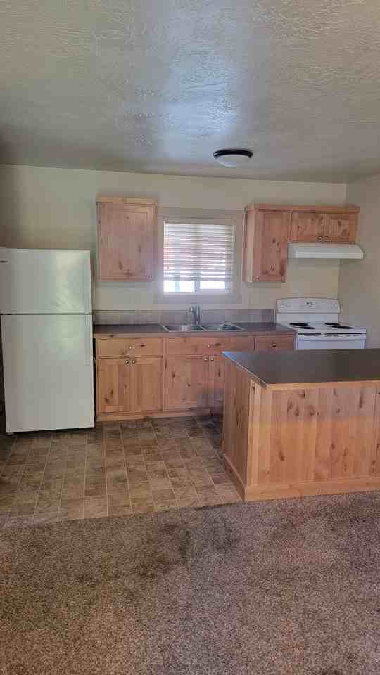 Hird Apartments - Photo 2 of 5