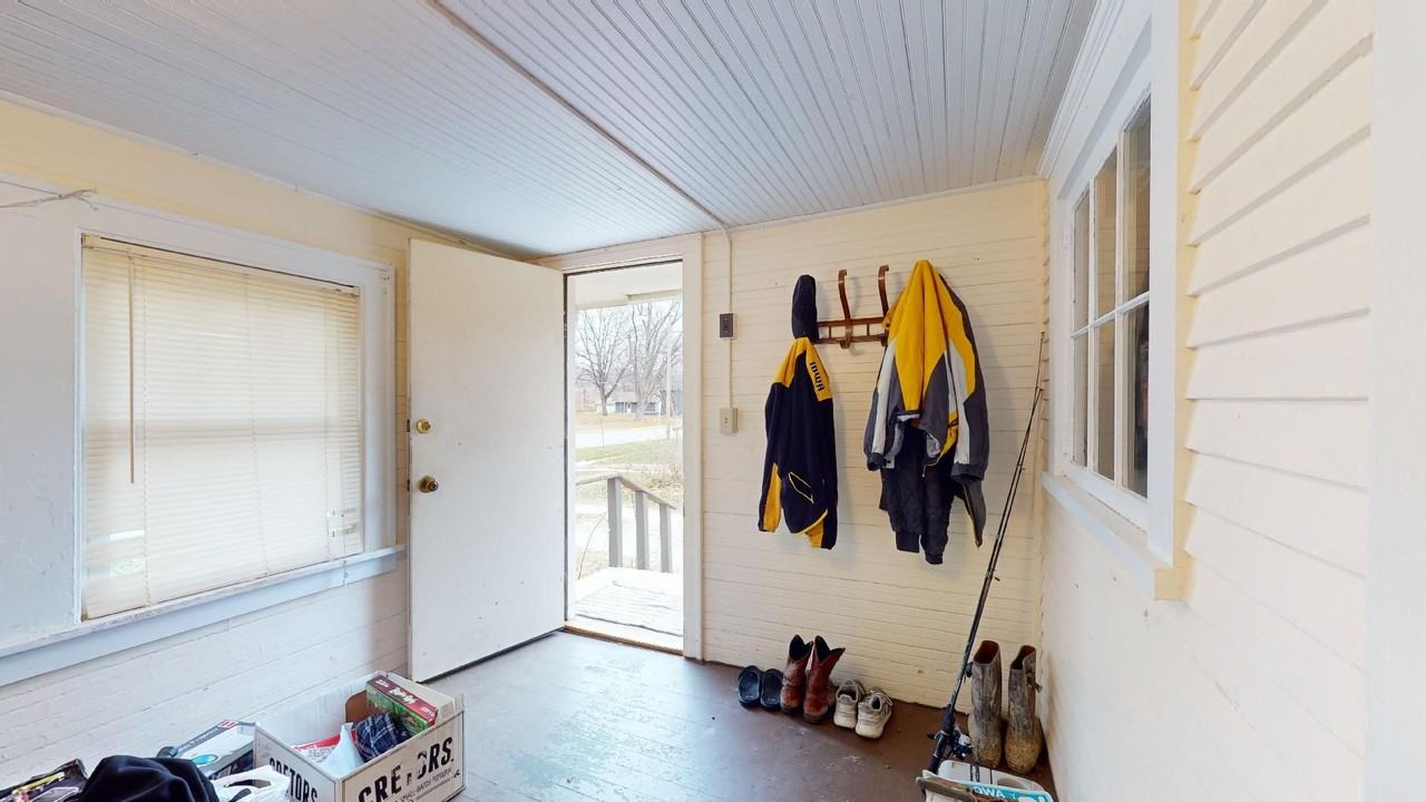 1214 N 3rd St - Photo 2 of 21