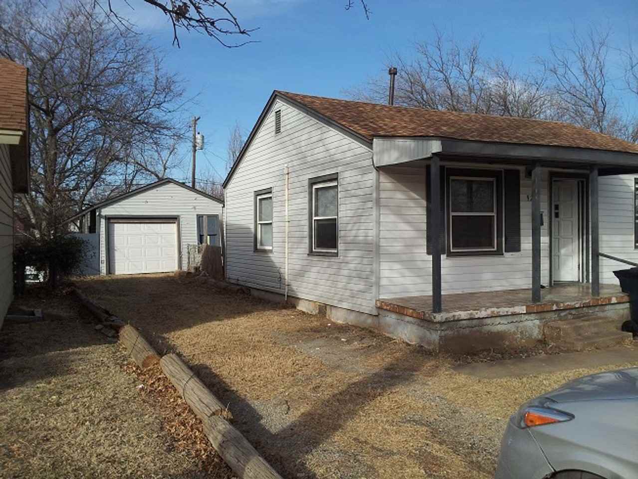 929 Nw 99th St - Photo 2 of 13