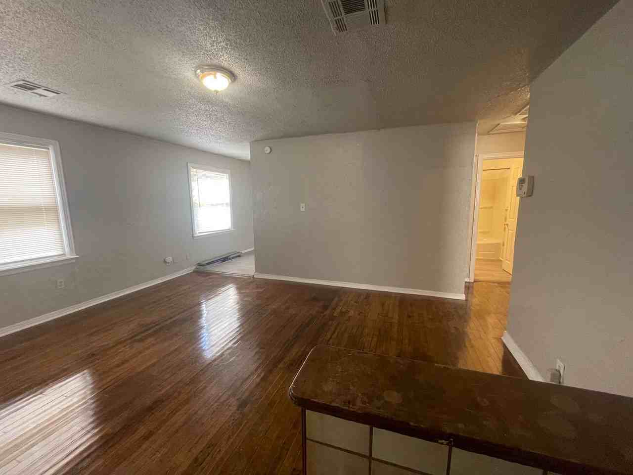 929 Nw 99th St - Photo 3 of 13