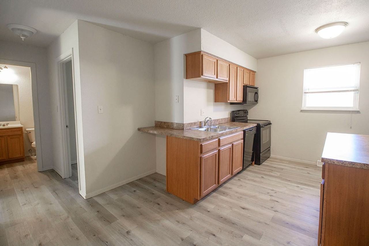 1005 W Ash St - Photo 7 of 37