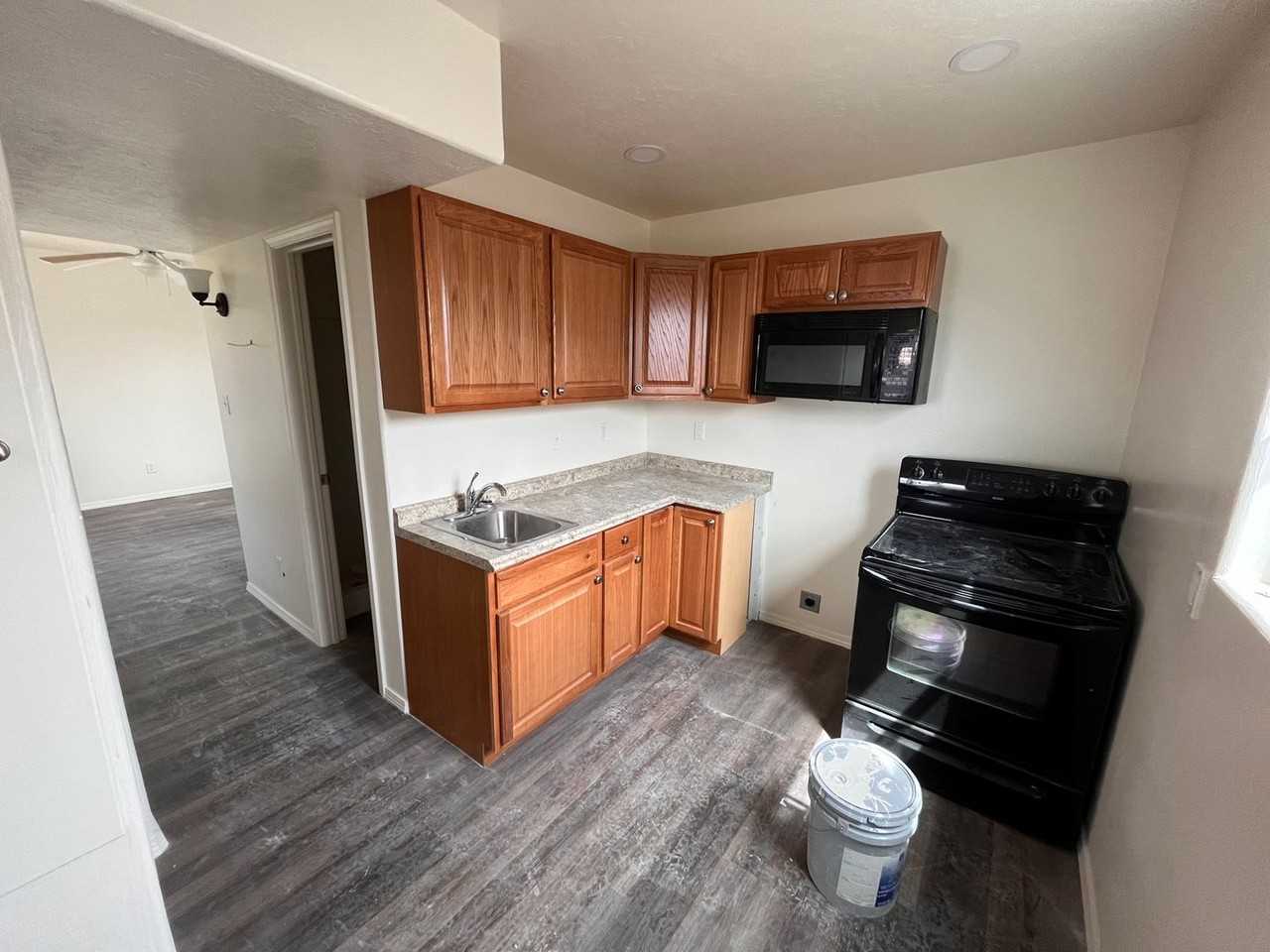 1608B N Washington Ave - Photo 2 of 5