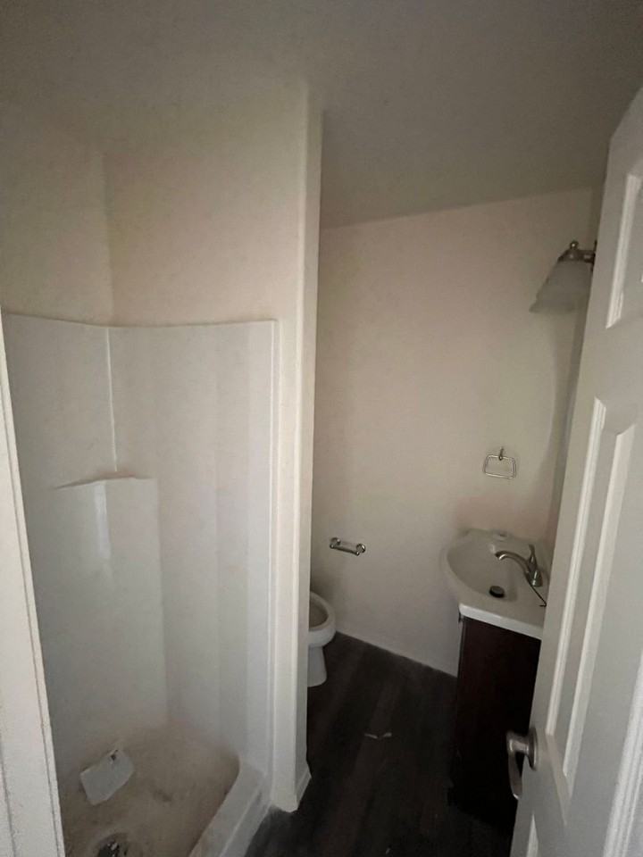 1608B N Washington Ave - Photo 3 of 5