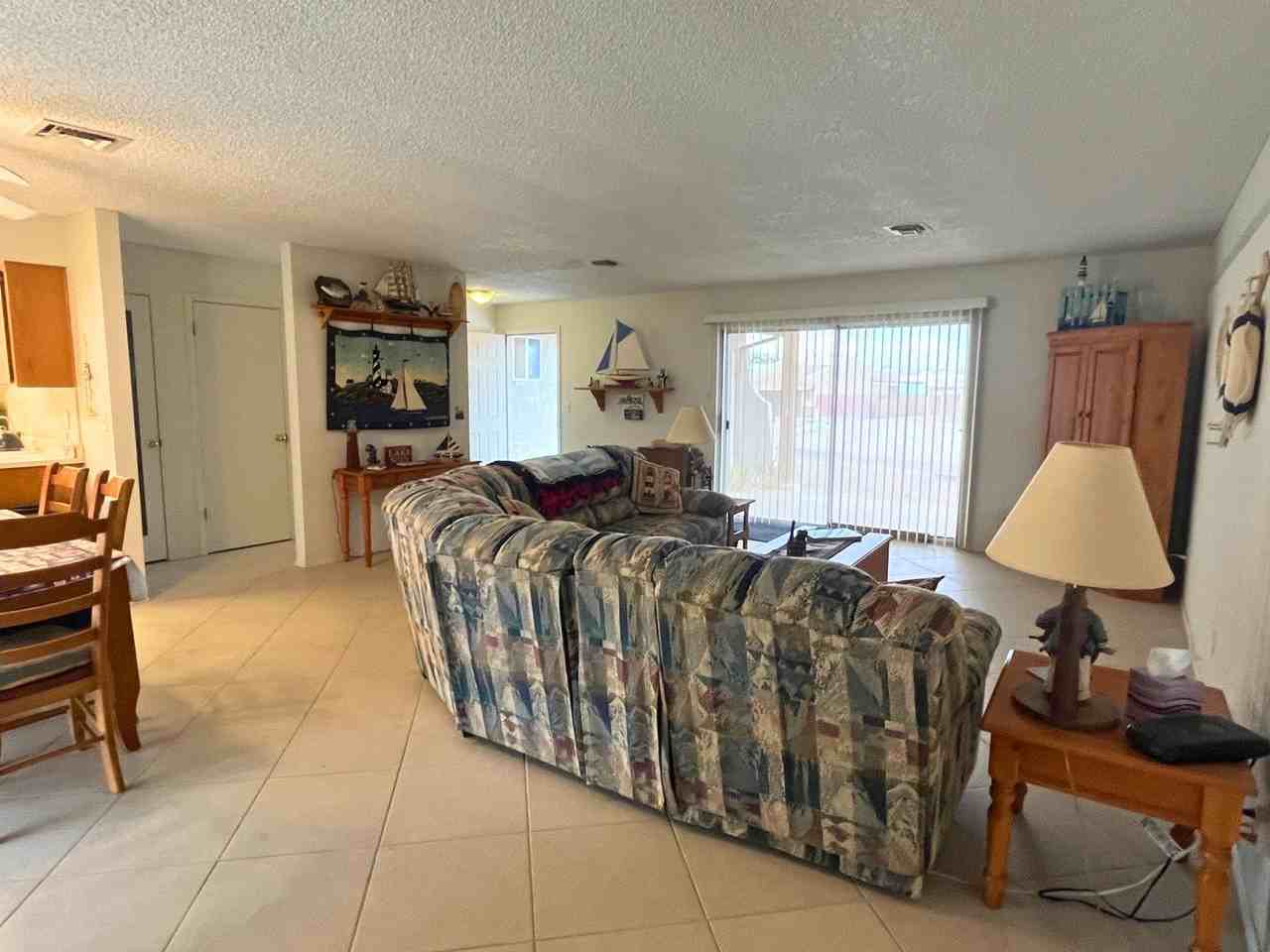 1695 Willow Ave - Photo 5 of 18