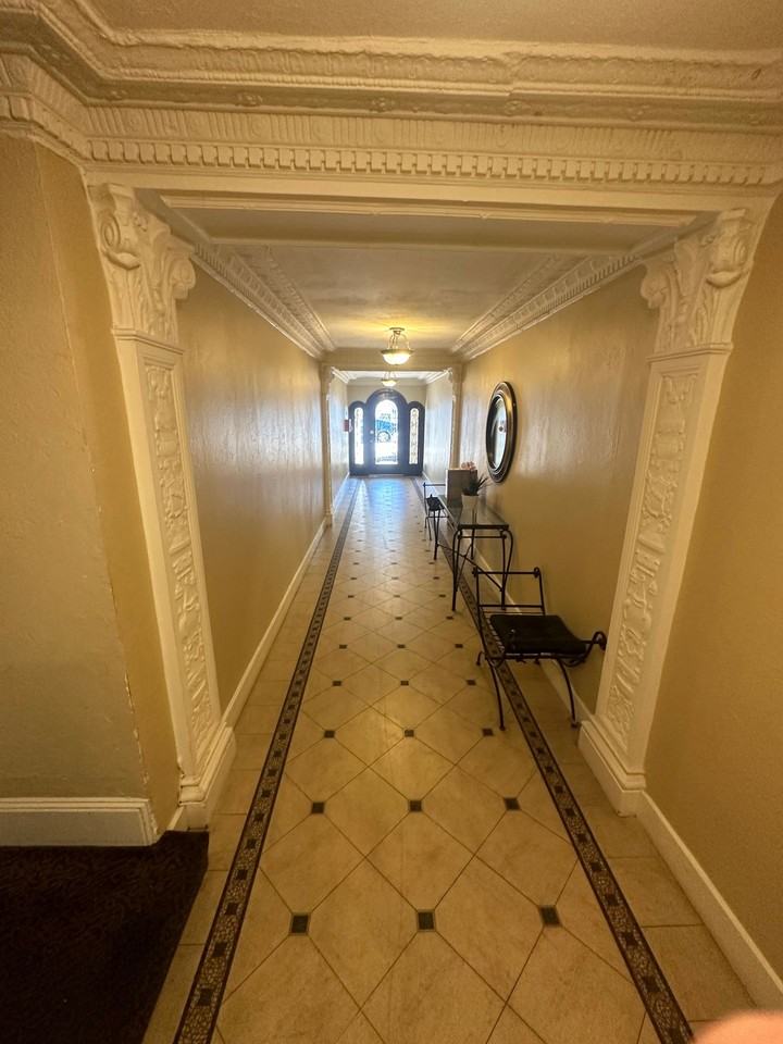 427 18th Avenue (083r) - Photo 3 of 4