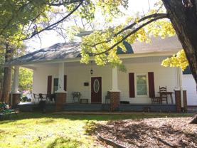 102 E Poplar Ave - Photo 1 of 1