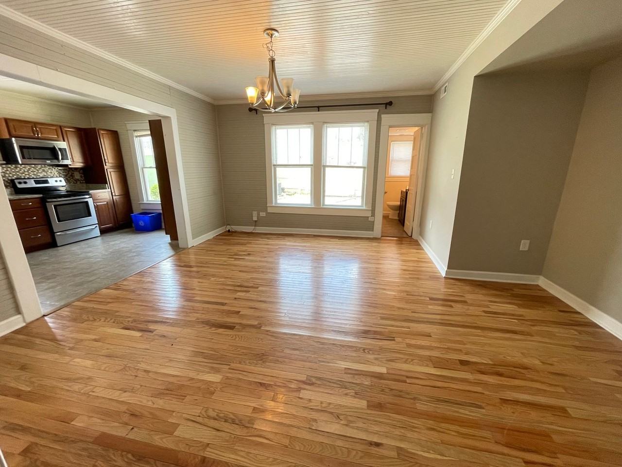 102 E Poplar Ave - Photo 6 of 50