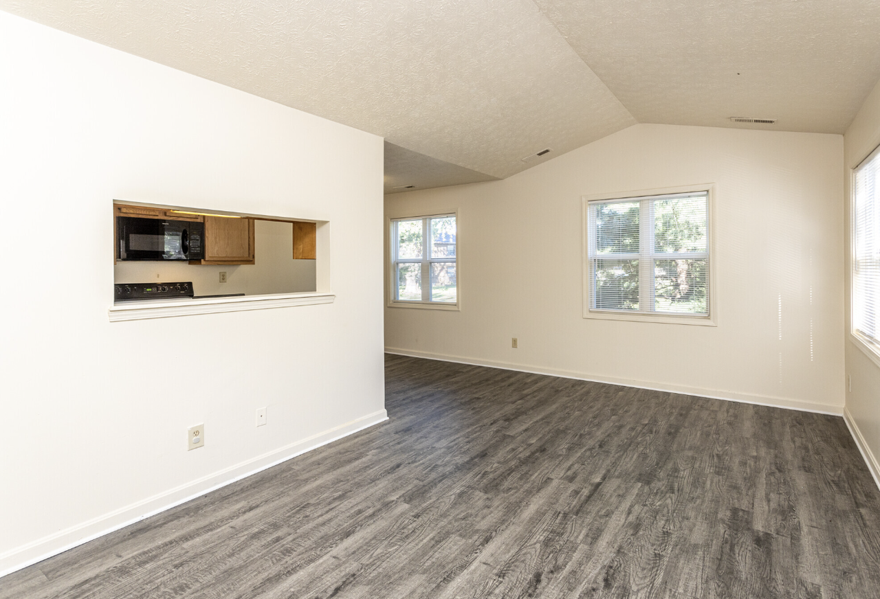 Woods Of Glen Hill Manor - Photo 4 of 20