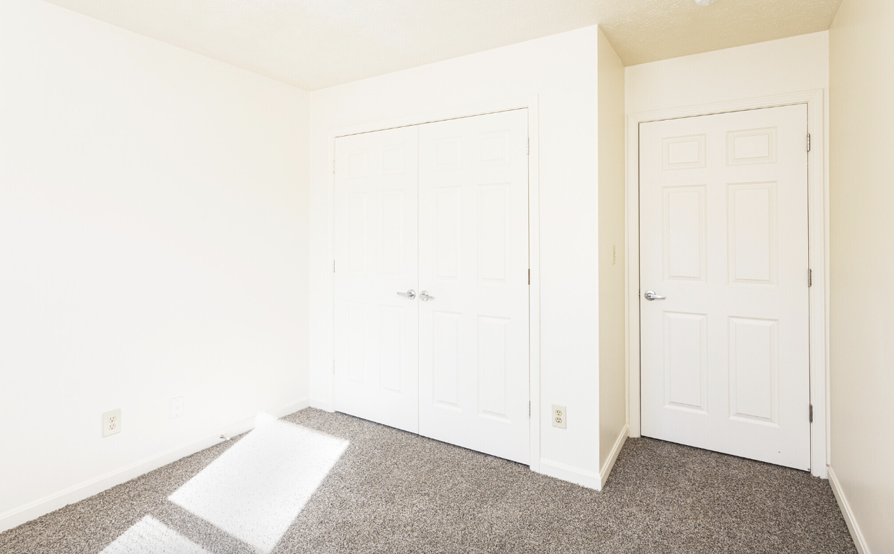 Woods Of Glen Hill Manor - Photo 6 of 20