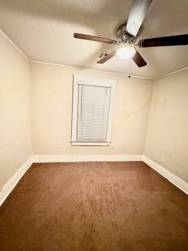 628 S Quaker Ave - Photo 2 of 7