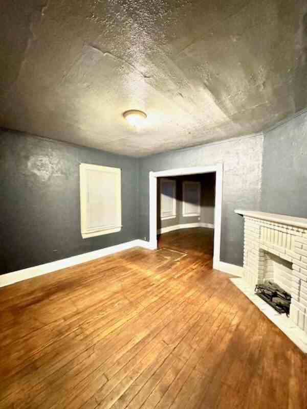 801 S Quaker Ave - Photo 2 of 5