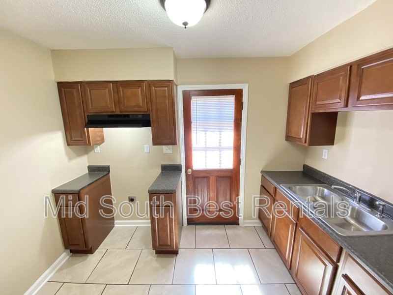 4439 Sumners Wells Rd - Photo 3 of 6