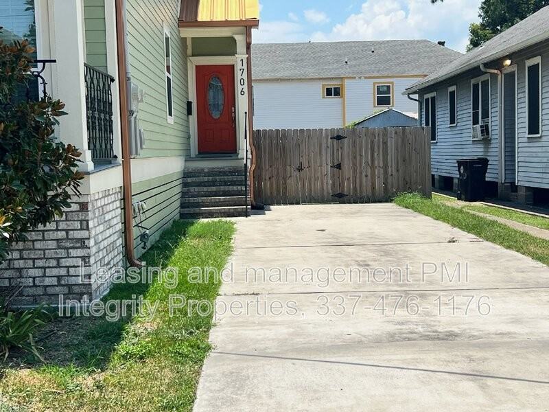 1706 S Dupre St - Photo 2 of 13