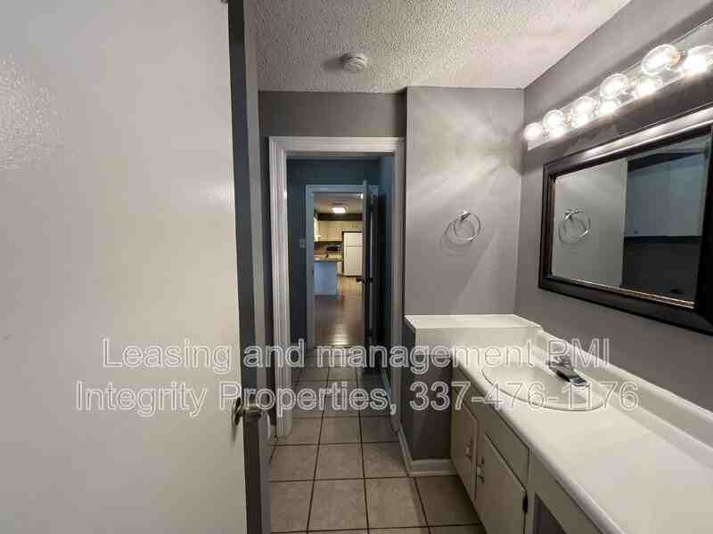 107 Village Ln - Photo 6 of 32