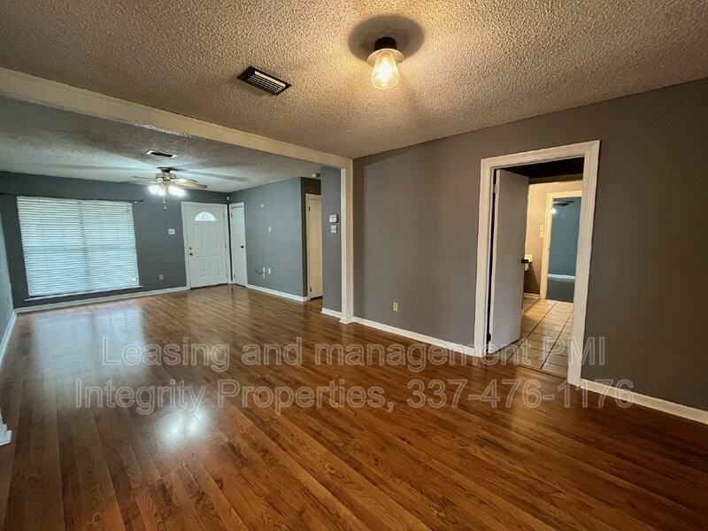 107 Village Ln - Photo 7 of 32