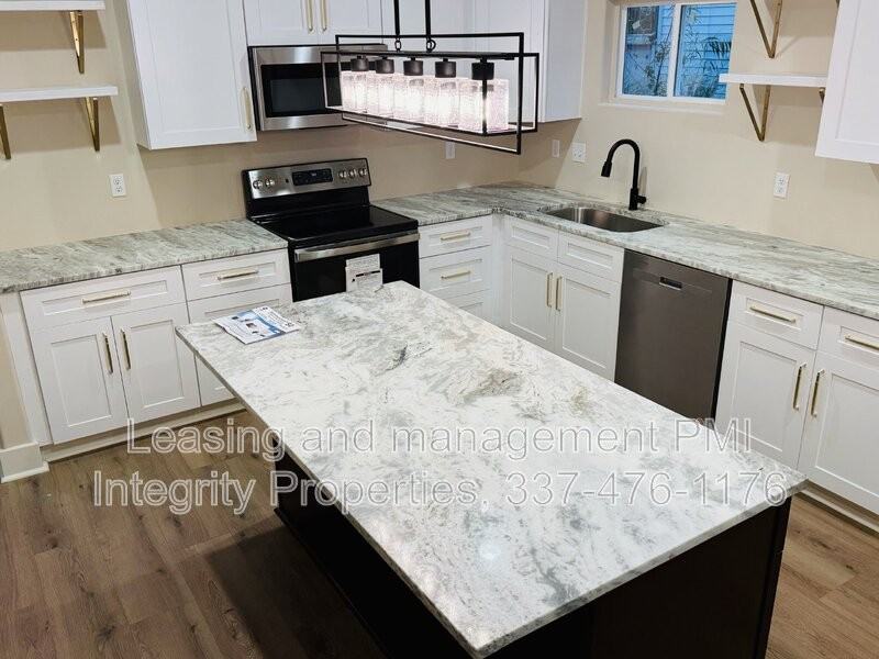 136 Greentree Dr - Photo 4 of 24