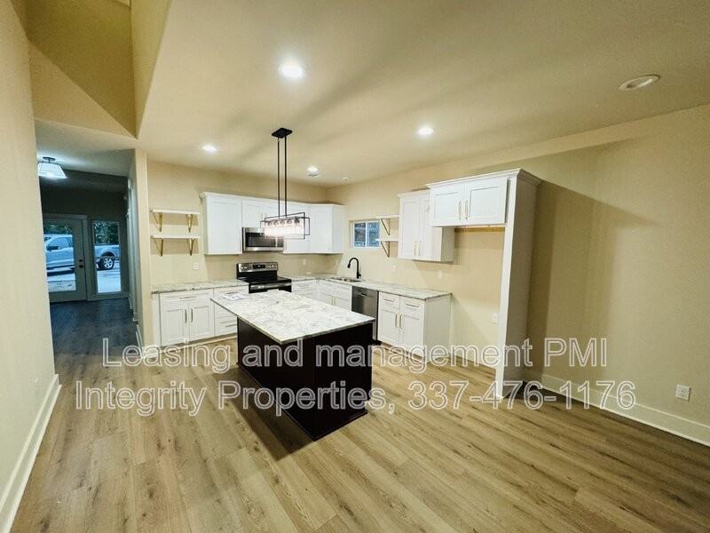 136 Greentree Dr - Photo 5 of 24